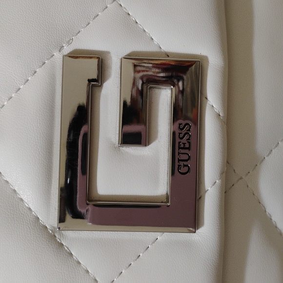GUESS Brightside White Quilted Shoulder Bag - Picture 2 of 11